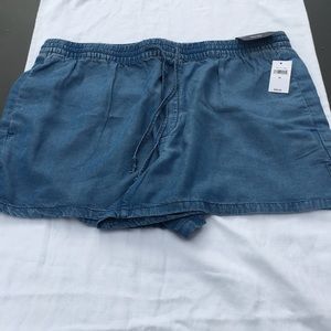 New gap denim look shorts